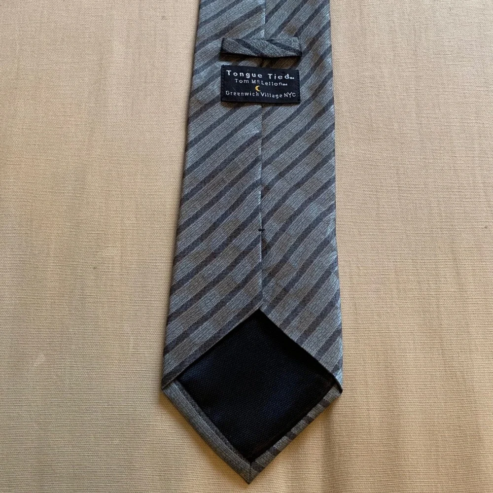 Tongue Tied Tom McLellon Mens 100% Silk Striped Neck Tie Greenwich Village NYC‎